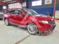 2016 Lincoln MKT photo