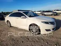 2016 Lincoln MKZ photo