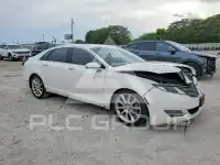 2016 Lincoln MKZ photo