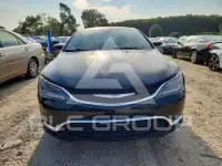 2016 Chrysler 200 photo