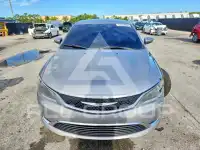 2016 Chrysler 200 photo