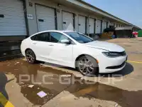 2016 Chrysler 200 фото