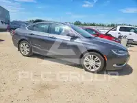 2016 Chrysler 200 photo