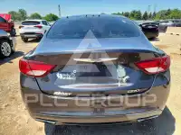2016 Chrysler 200 photo