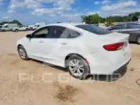 2016 Chrysler 200 photo