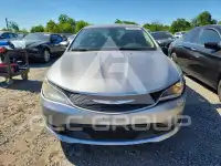2016 Chrysler 200 photo
