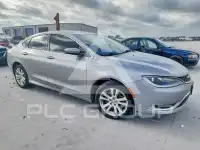 2016 Chrysler 200 photo