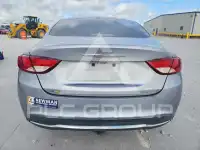 2016 Chrysler 200 photo