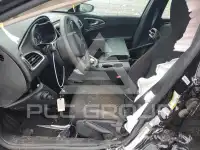 2016 Chrysler 200 photo
