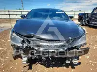 2016 Chrysler 200 photo