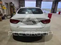 2016 Chrysler 200 фото
