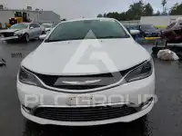 2016 Chrysler 200 фото