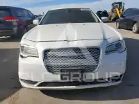 2016 Chrysler 300 фото
