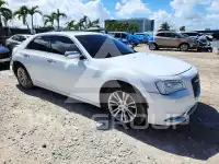 2016 Chrysler 300 фото