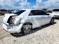 2016 Chrysler 300 фото