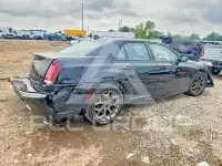2016 Chrysler 300 photo