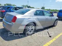 2016 Chrysler 300 фото