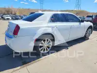2016 Chrysler 300 фото