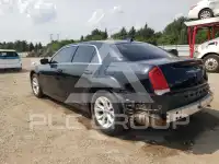2016 Chrysler 300 photo