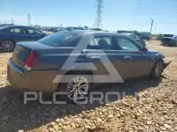 2016 Chrysler 300 photo