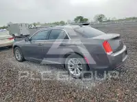 2016 Chrysler 300 photo