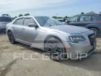 2016 Chrysler 300 фото