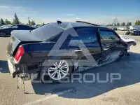 2016 Chrysler 300 фото