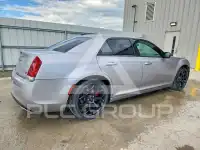 2016 Chrysler 300 photo