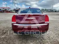 2016 Chrysler 300 фото