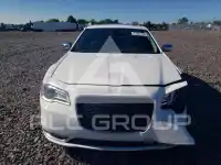 2016 Chrysler 300 фото