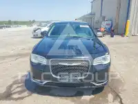 2016 Chrysler 300 фото