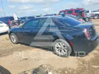 2016 Chrysler 300 photo