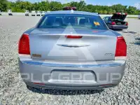2016 Chrysler 300 photo