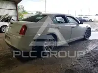 2016 Chrysler 300 photo