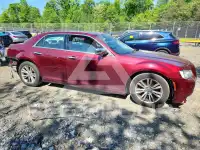 2016 Chrysler 300 photo