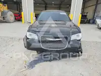 2016 Chrysler 300 photo