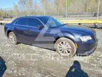 2016 Chrysler 300 photo
