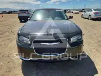 2016 Chrysler 300 photo