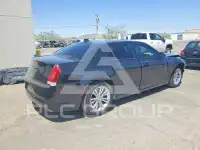 2016 Chrysler 300 фото