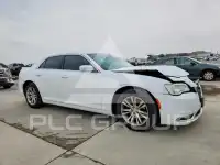 2016 Chrysler 300 фото