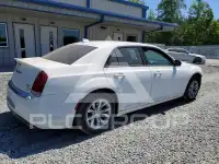 2016 Chrysler 300 фото