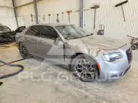 2016 Chrysler 300 photo