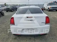 2016 Chrysler 300 photo