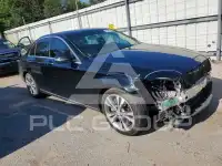 2016 Mercedes Benz C-Class photo