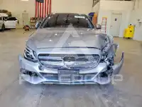 2016 Mercedes Benz C-Class photo