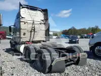 2016 Volvo VNL photo
