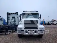 2016 Volvo VNL photo