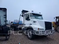2016 Volvo VNL photo