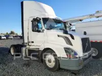 2016 Volvo VNL photo