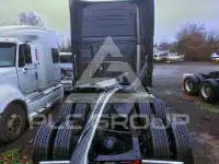 2016 Volvo VNL photo